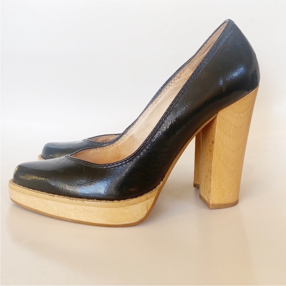 MICHAEL Michael Kors Black and Tan Heels